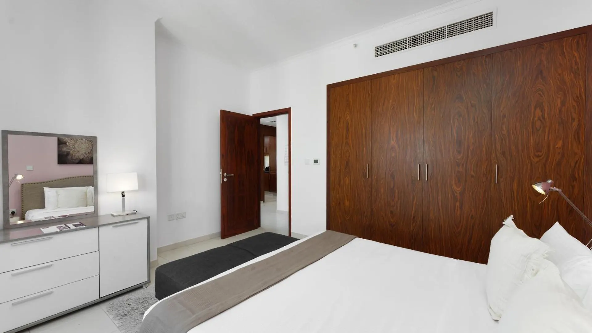 Maison Privee - Exclusive Apt W/ Direct Burj Khalifa Views Apartment Dubai